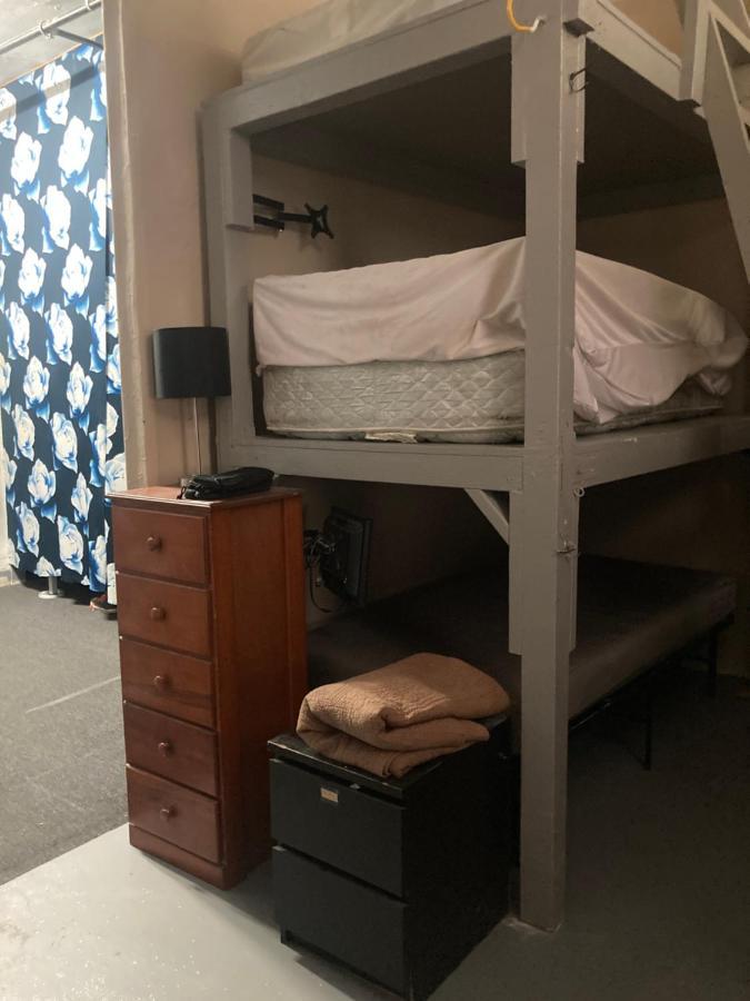 Artist Housing - Downtown Hostel Los Angeles Bagian luar foto